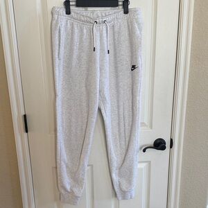 Nike Women’s jogger sweatpants. Size M. Grey color. Like new!